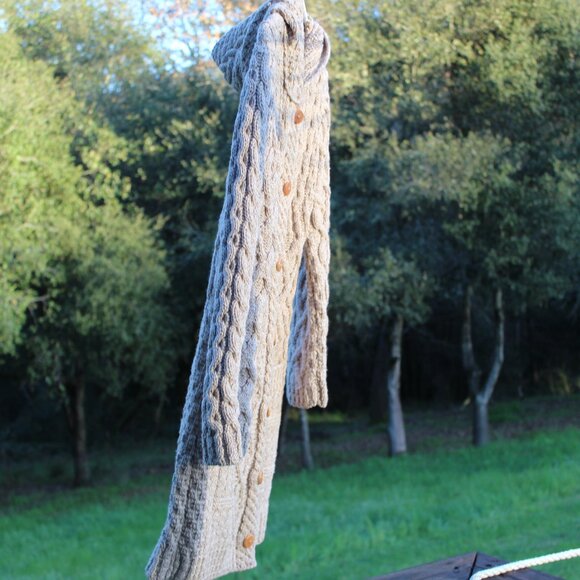 Aran Woollen Mills Button Up Hooded Cardigan Long Knitted Sweater Size M - Picture 7 of 7